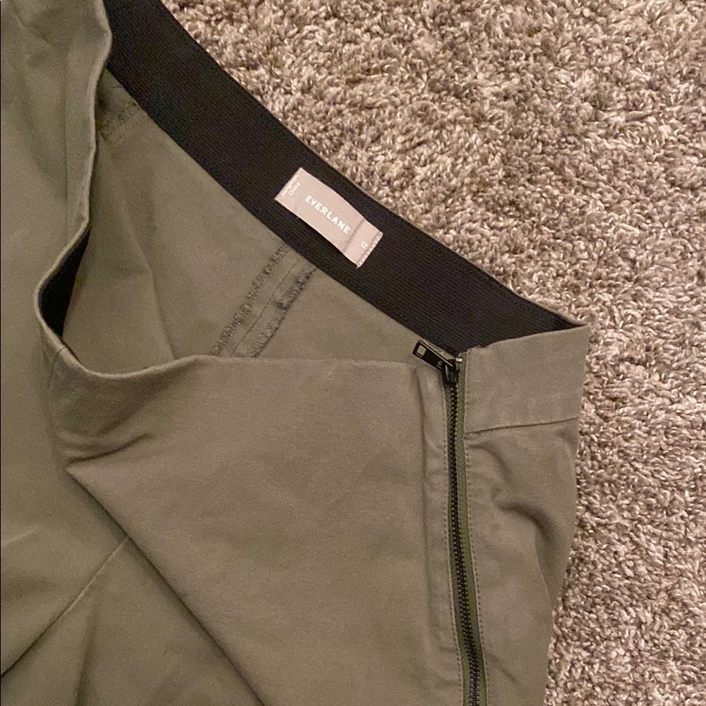 Everlane Classic Khaki Trousers - Picture 2 of 7